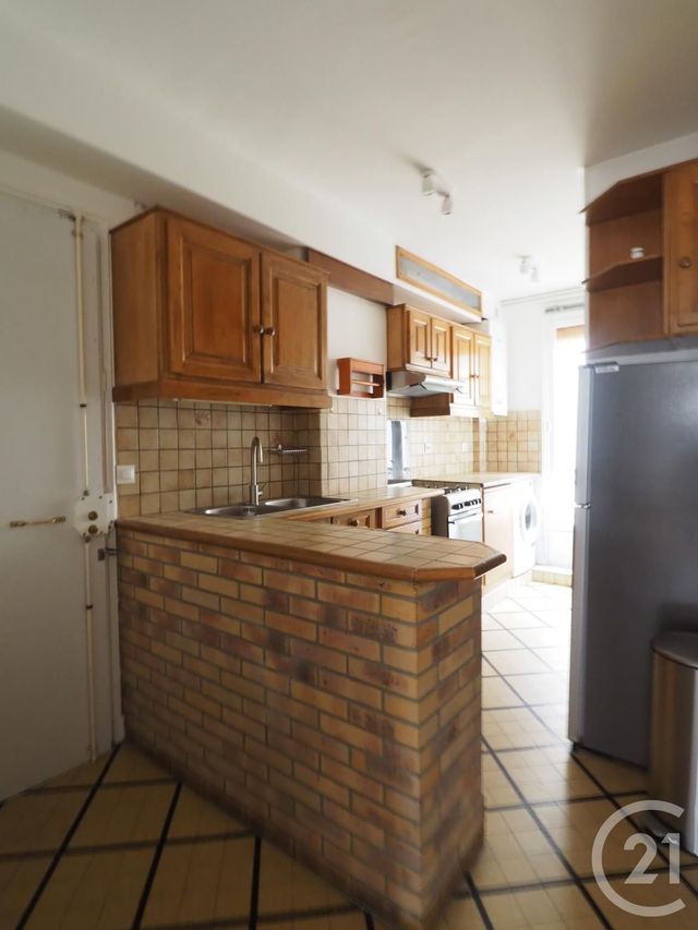 Appartement F2 &agrave; louer - 2 pi&egrave;ces - 38 m2 - Paris - 75018 - ILE-DE-FRANCE