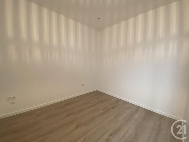 Appartement F3 &agrave; louer - 3 pi&egrave;ces - 59,13 m2 - Paris - 75018 - ILE-DE-FRANCE