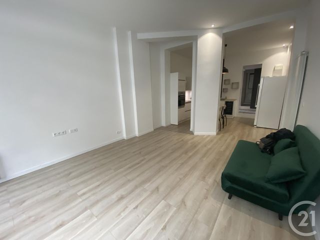 Appartement F3 &agrave; louer - 3 pi&egrave;ces - 59,13 m2 - Paris - 75018 - ILE-DE-FRANCE
