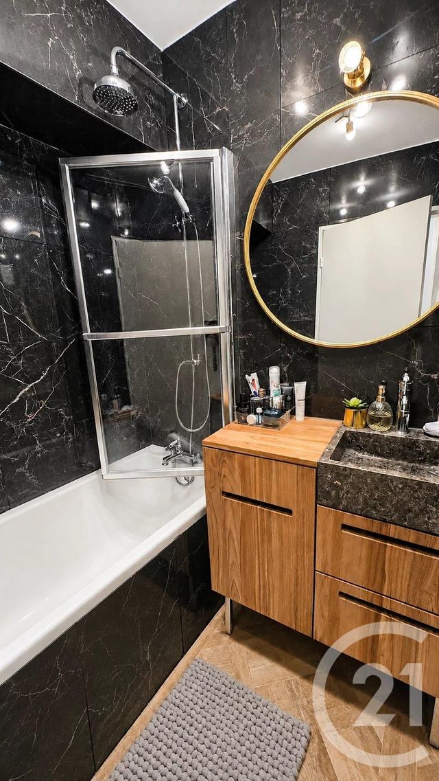Appartement F3 &agrave; vendre - 3 pi&egrave;ces - 65 m2 - Paris - 75018 - ILE-DE-FRANCE