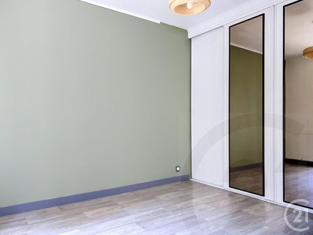 Appartement F2 &agrave; vendre - 2 pi&egrave;ces - 32,50 m2 - Paris - 75018 - ILE-DE-FRANCE