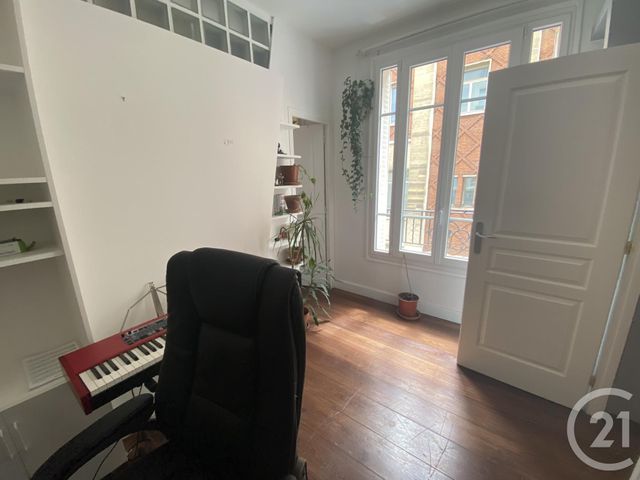 Appartement F3 &agrave; louer - 3 pi&egrave;ces - 46,93 m2 - Paris - 75018 - ILE-DE-FRANCE