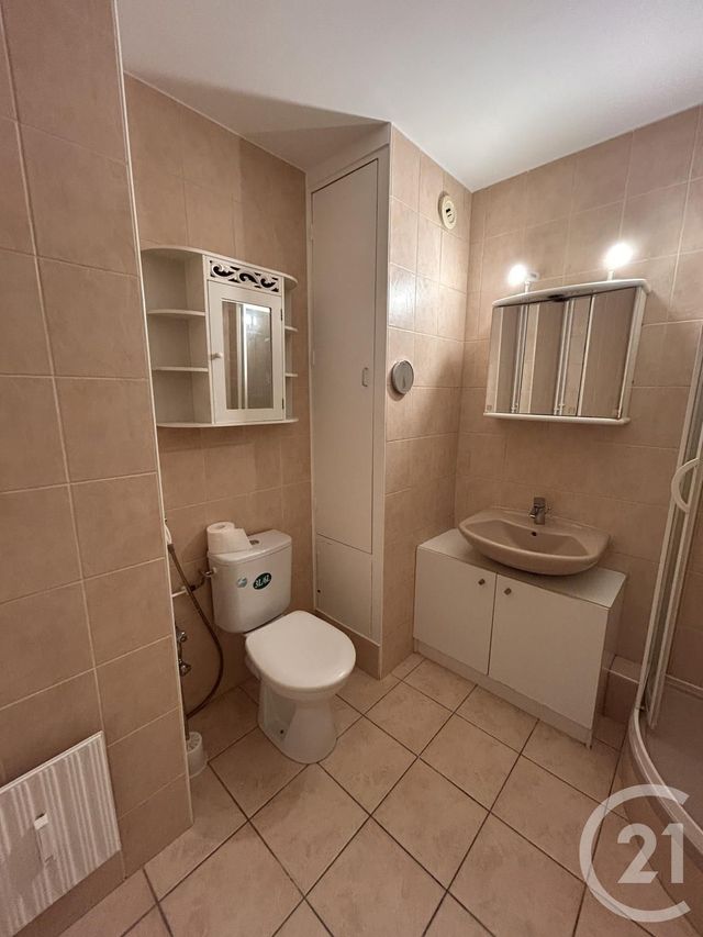 Appartement F1 &agrave; louer - 1 pi&egrave;ce - 25,67 m2 - Paris - 75018 - ILE-DE-FRANCE