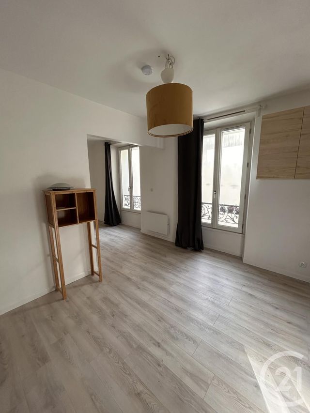 Appartement F2 &agrave; louer - 2 pi&egrave;ces - 26,95 m2 - Paris - 75018 - ILE-DE-FRANCE