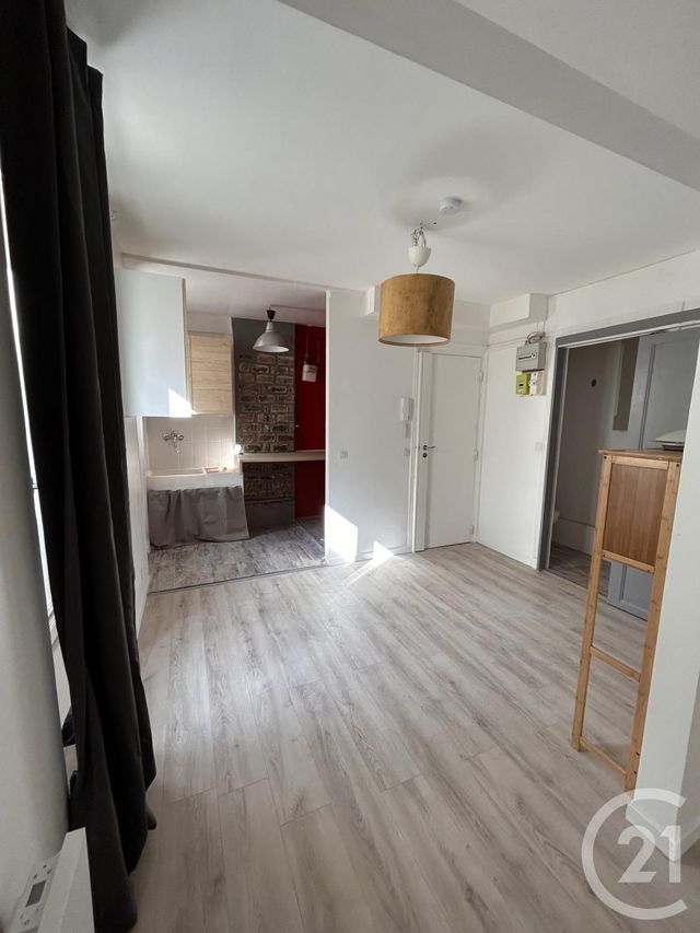 Appartement F2 &agrave; louer - 2 pi&egrave;ces - 26,95 m2 - Paris - 75018 - ILE-DE-FRANCE
