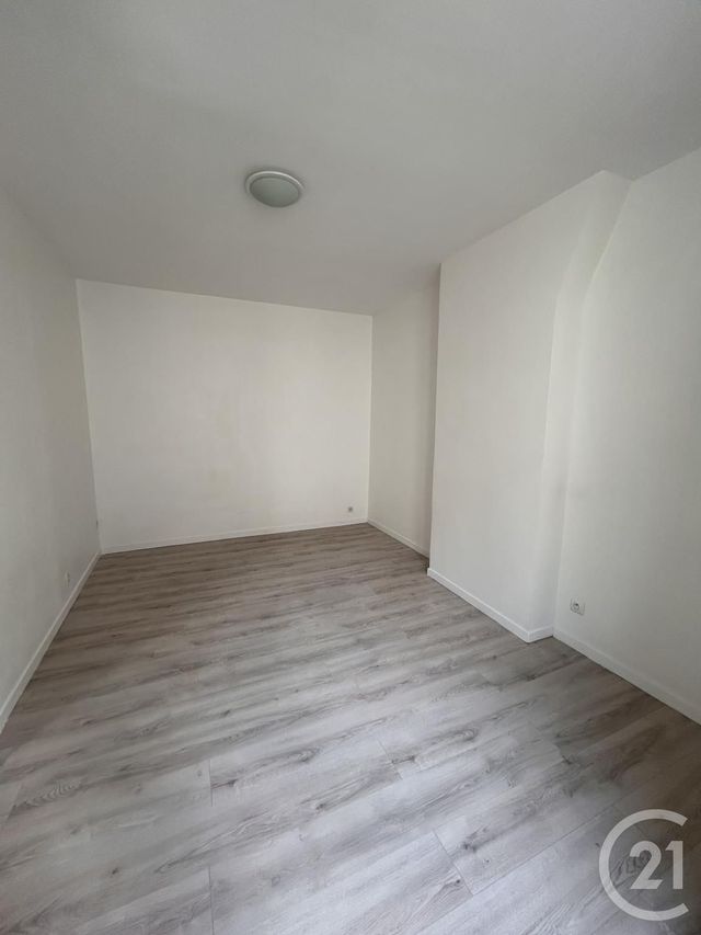 Appartement F2 &agrave; louer - 2 pi&egrave;ces - 26,95 m2 - Paris - 75018 - ILE-DE-FRANCE