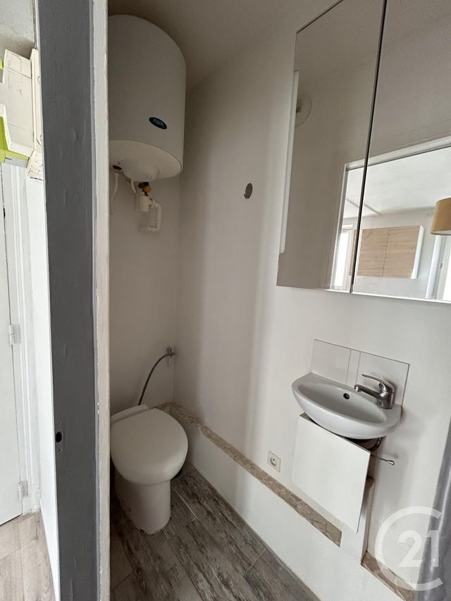 Appartement F2 &agrave; louer - 2 pi&egrave;ces - 26,95 m2 - Paris - 75018 - ILE-DE-FRANCE