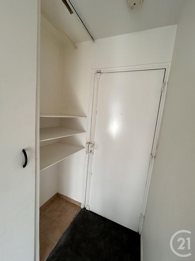 Appartement F1 &agrave; louer - 1 pi&egrave;ce - 19,28 m2 - Paris - 75018 - ILE-DE-FRANCE