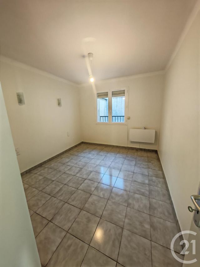 Appartement F3 &agrave; louer - 3 pi&egrave;ces - 74,73 m2 - Elne - 66 - LANGUEDOC-ROUSSILLON