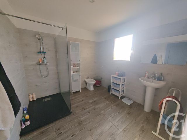 Maison &agrave; louer - 5 pi&egrave;ces - 102,18 m2 - Palau Del Vidre - 66 - LANGUEDOC-ROUSSILLON