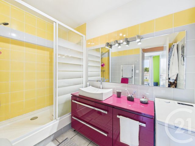 Appartement F4 &agrave; vendre - 4 pi&egrave;ces - 84,97 m2 - La Valette Du Var - 83 - PROVENCE-ALPES-COTE-D-AZUR