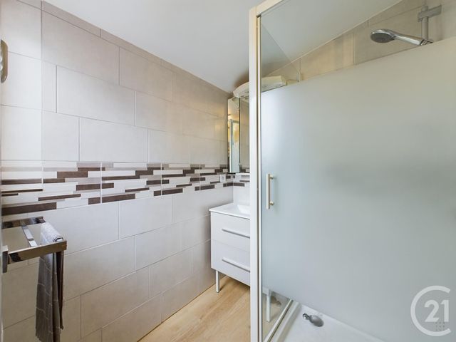 Appartement T3 à vendre - 3 pièces - 65,64 m2 - Toulon - 83 - PROVENCE-ALPES-COTE-D-AZUR