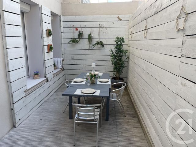 Appartement T3 &agrave; louer - 3 pi&egrave;ces - 49,98 m2 - Toulon - 83 - PROVENCE-ALPES-COTE-D-AZUR