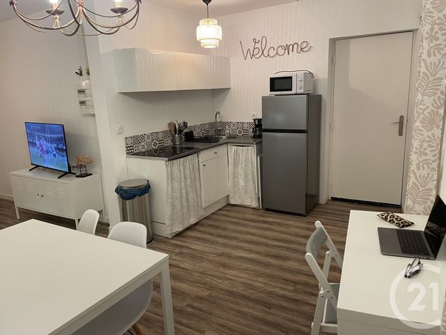 Appartement T3 &agrave; louer - 3 pi&egrave;ces - 49,98 m2 - Toulon - 83 - PROVENCE-ALPES-COTE-D-AZUR