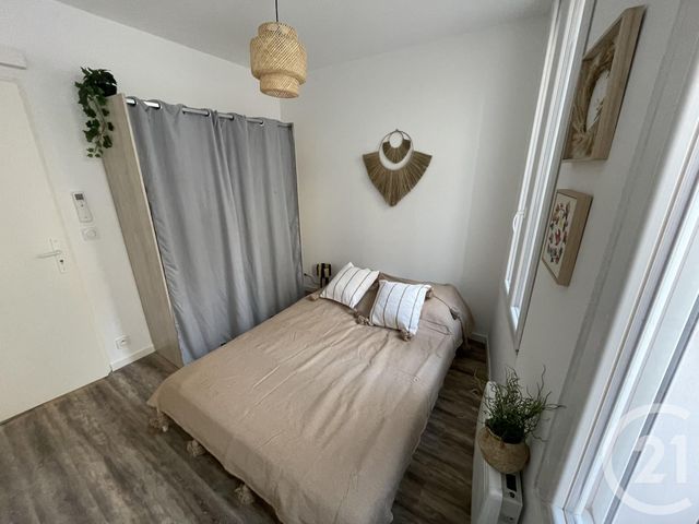 Appartement T3 &agrave; louer - 3 pi&egrave;ces - 49,98 m2 - Toulon - 83 - PROVENCE-ALPES-COTE-D-AZUR