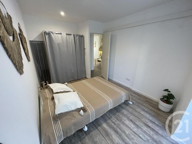 Appartement T3 &agrave; louer - 3 pi&egrave;ces - 49,98 m2 - Toulon - 83 - PROVENCE-ALPES-COTE-D-AZUR