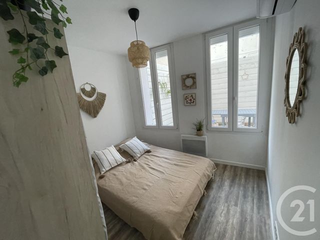 Appartement T3 &agrave; louer - 3 pi&egrave;ces - 49,98 m2 - Toulon - 83 - PROVENCE-ALPES-COTE-D-AZUR