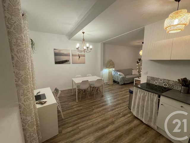 Appartement T3 &agrave; louer - 3 pi&egrave;ces - 49,98 m2 - Toulon - 83 - PROVENCE-ALPES-COTE-D-AZUR
