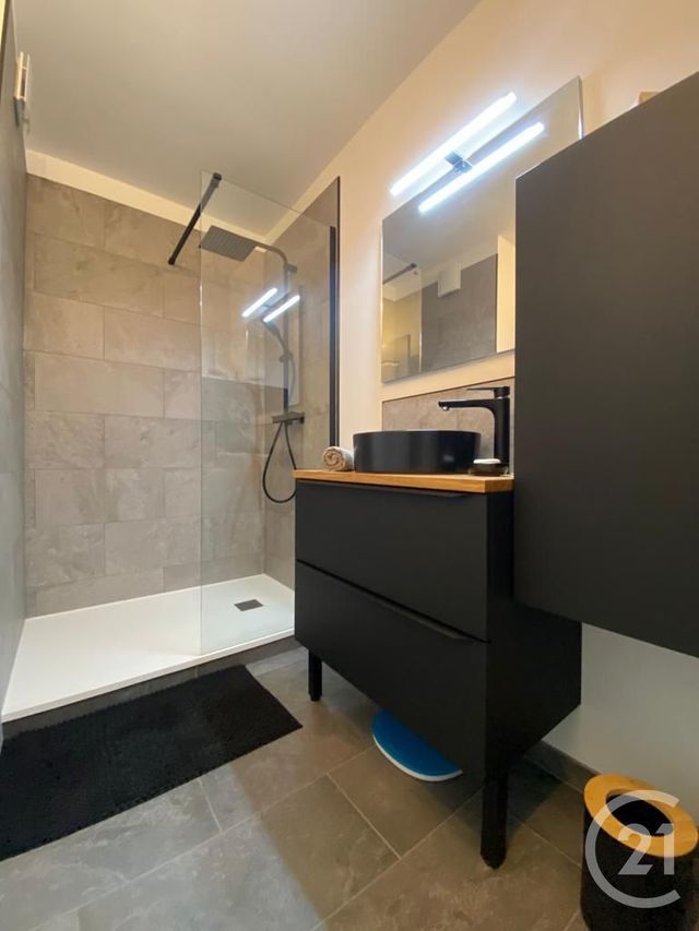 Appartement T3 &agrave; vendre - 3 pi&egrave;ces - 65,63 m2 - La Valette Du Var - 83 - PROVENCE-ALPES-COTE-D-AZUR