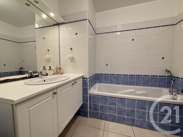 Appartement F4 à vendre - 4 pièces - 90,16 m2 - La Valette Du Var - 83 - PROVENCE-ALPES-COTE-D-AZUR