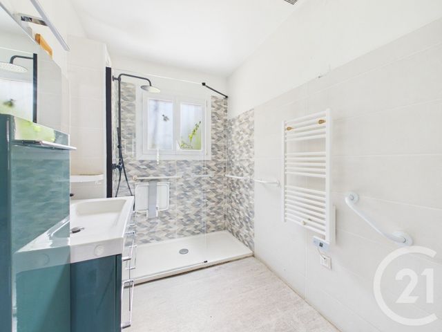 Maison &agrave; vendre - 5 pi&egrave;ces - 153,55 m2 - La Crau - 83 - PROVENCE-ALPES-COTE-D-AZUR