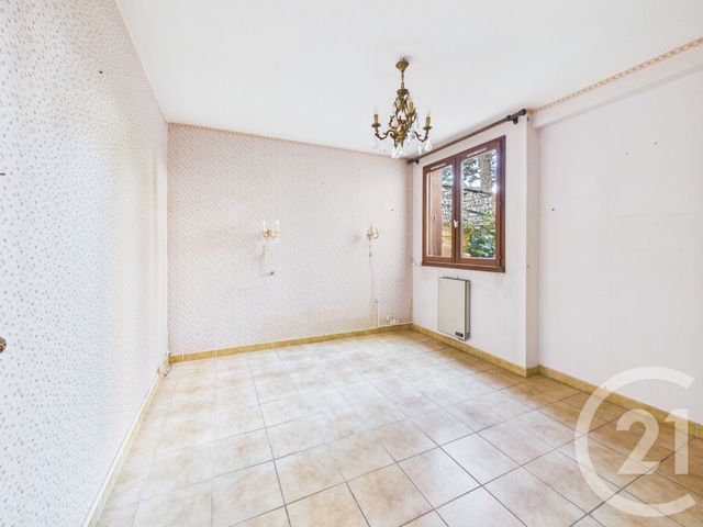 Appartement T5 &agrave; vendre - 5 pi&egrave;ces - 96,14 m2 - La Valette Du Var - 83 - PROVENCE-ALPES-COTE-D-AZUR