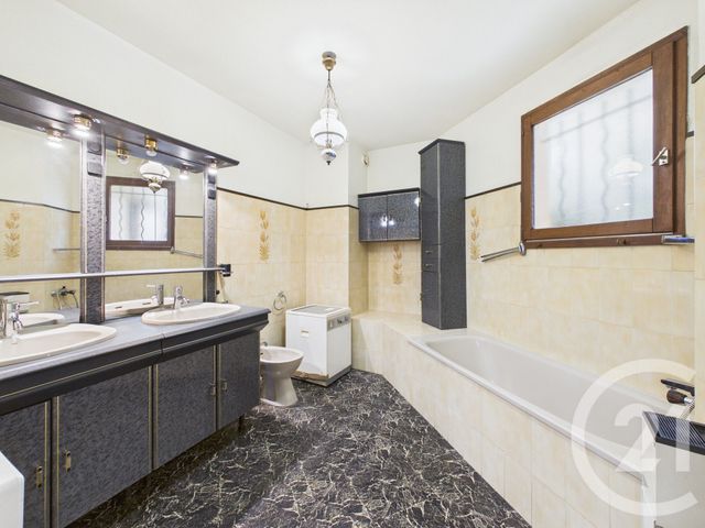 Appartement T5 &agrave; vendre - 5 pi&egrave;ces - 96,14 m2 - La Valette Du Var - 83 - PROVENCE-ALPES-COTE-D-AZUR