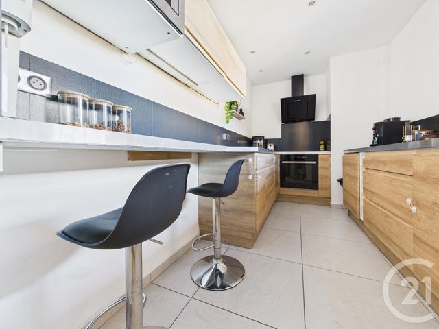 Appartement F3 &agrave; vendre - 4 pi&egrave;ces - 66,38 m2 - La Valette Du Var - 83 - PROVENCE-ALPES-COTE-D-AZUR