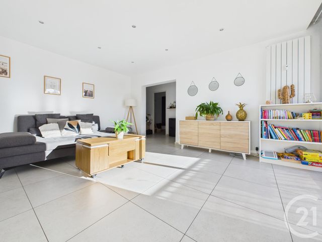 Appartement F3 &agrave; vendre - 4 pi&egrave;ces - 66,38 m2 - La Valette Du Var - 83 - PROVENCE-ALPES-COTE-D-AZUR