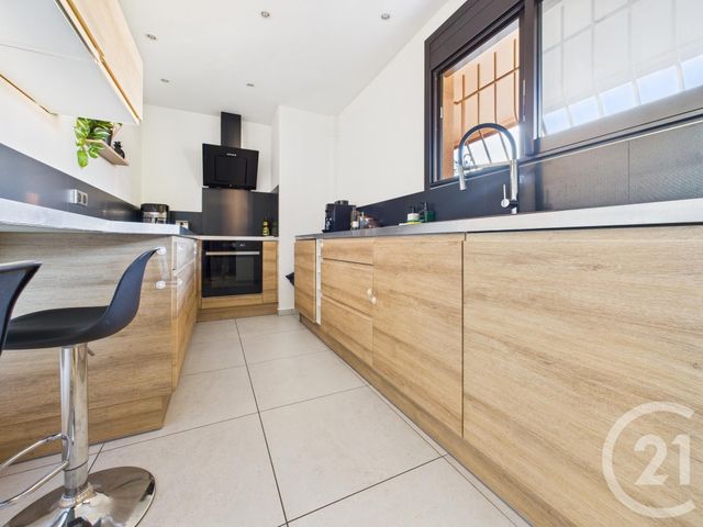 Appartement F3 &agrave; vendre - 4 pi&egrave;ces - 66,38 m2 - La Valette Du Var - 83 - PROVENCE-ALPES-COTE-D-AZUR