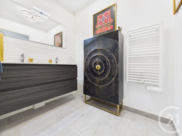 Appartement T4 à vendre - 4 pièces - 76,35 m2 - Toulon - 83 - PROVENCE-ALPES-COTE-D-AZUR