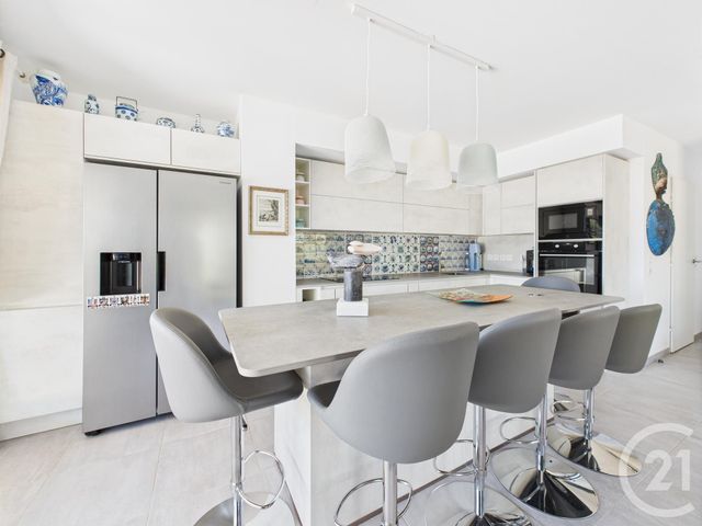 Appartement T4 à vendre - 4 pièces - 76,35 m2 - Toulon - 83 - PROVENCE-ALPES-COTE-D-AZUR