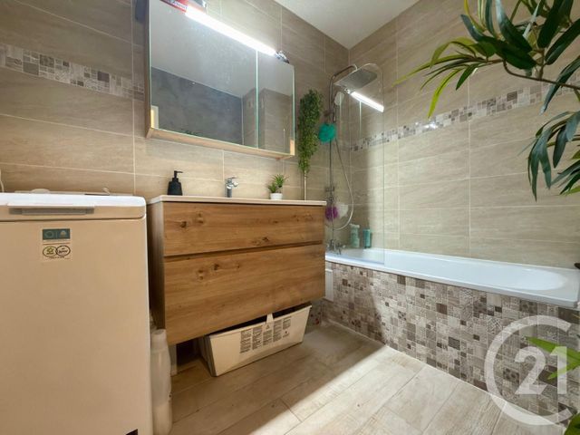 Appartement T2 à vendre - 2 pièces - 46,34 m2 - La Valette Du Var - 83 - PROVENCE-ALPES-COTE-D-AZUR