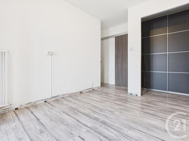 Appartement T4 &agrave; vendre - 4 pi&egrave;ces - 77,91 m2 - La Valette Du Var - 83 - PROVENCE-ALPES-COTE-D-AZUR