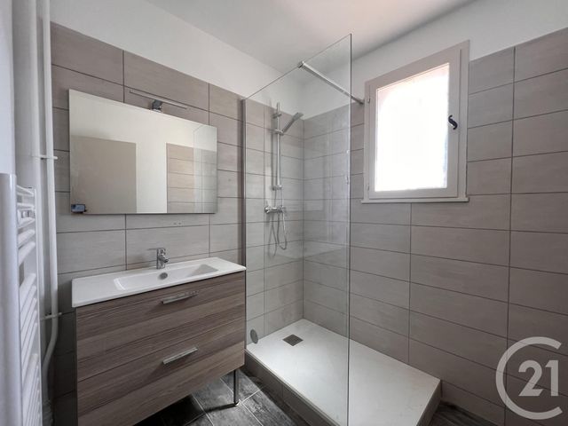 Maison &agrave; louer - 3 pi&egrave;ces - 85 m2 - Sanary Sur Mer - 83 - PROVENCE-ALPES-COTE-D-AZUR