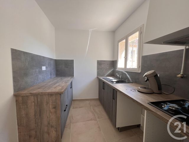 Maison &agrave; louer - 3 pi&egrave;ces - 85 m2 - Sanary Sur Mer - 83 - PROVENCE-ALPES-COTE-D-AZUR