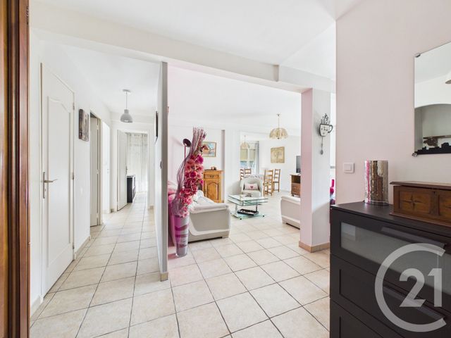 Appartement F3 &agrave; louer - 3 pi&egrave;ces - 73,60 m2 - La Valette Du Var - 83 - PROVENCE-ALPES-COTE-D-AZUR