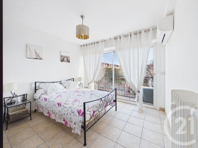 Appartement F3 &agrave; louer - 3 pi&egrave;ces - 73,60 m2 - La Valette Du Var - 83 - PROVENCE-ALPES-COTE-D-AZUR