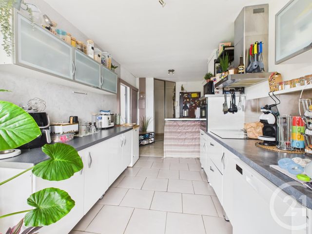 Appartement F3 &agrave; vendre - 3 pi&egrave;ces - 63,99 m2 - La Valette Du Var - 83 - PROVENCE-ALPES-COTE-D-AZUR