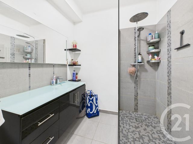 Appartement F3 &agrave; louer - 3 pi&egrave;ces - 56,05 m2 - Toulon - 83 - PROVENCE-ALPES-COTE-D-AZUR