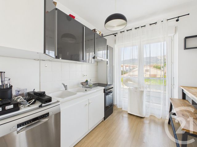 Appartement F3 &agrave; louer - 3 pi&egrave;ces - 48,89 m2 - Toulon - 83 - PROVENCE-ALPES-COTE-D-AZUR