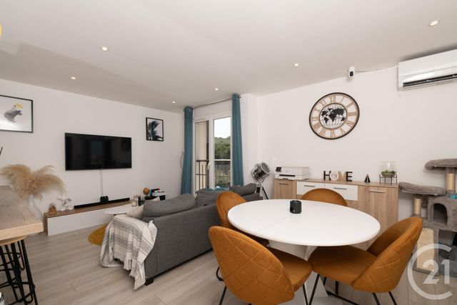 Appartement F2 &agrave; louer - 2 pi&egrave;ces - 52,43 m2 - La Valette Du Var - 83 - PROVENCE-ALPES-COTE-D-AZUR
