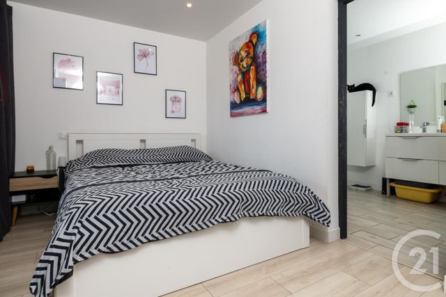 Appartement F2 &agrave; louer - 2 pi&egrave;ces - 52,43 m2 - La Valette Du Var - 83 - PROVENCE-ALPES-COTE-D-AZUR