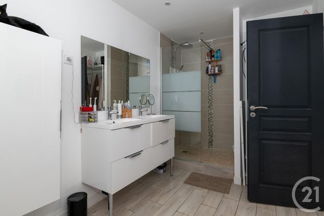 Appartement F2 &agrave; louer - 2 pi&egrave;ces - 52,43 m2 - La Valette Du Var - 83 - PROVENCE-ALPES-COTE-D-AZUR