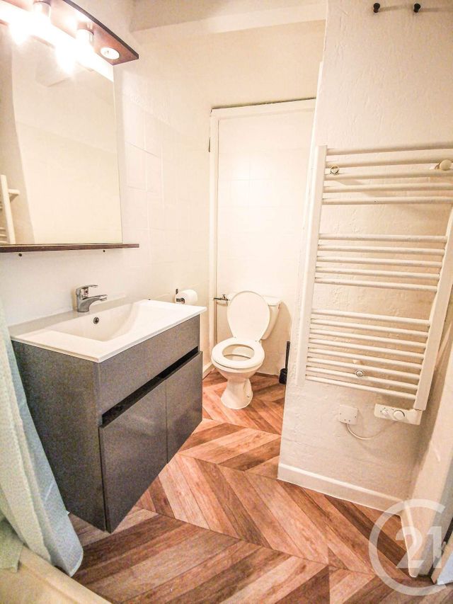 Appartement F1 &agrave; louer - 1 pi&egrave;ce - 24 m2 - Toulon - 83 - PROVENCE-ALPES-COTE-D-AZUR