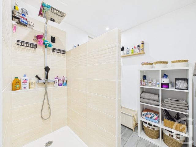 Appartement F4 &agrave; vendre - 4 pi&egrave;ces - 64,97 m2 - La Valette Du Var - 83 - PROVENCE-ALPES-COTE-D-AZUR