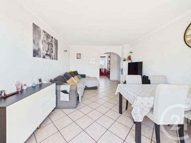 Appartement T3 &agrave; vendre - 3 pi&egrave;ces - 61,49 m2 - La Valette Du Var - 83 - PROVENCE-ALPES-COTE-D-AZUR