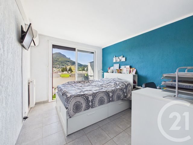 Appartement T3 &agrave; vendre - 3 pi&egrave;ces - 61,49 m2 - La Valette Du Var - 83 - PROVENCE-ALPES-COTE-D-AZUR