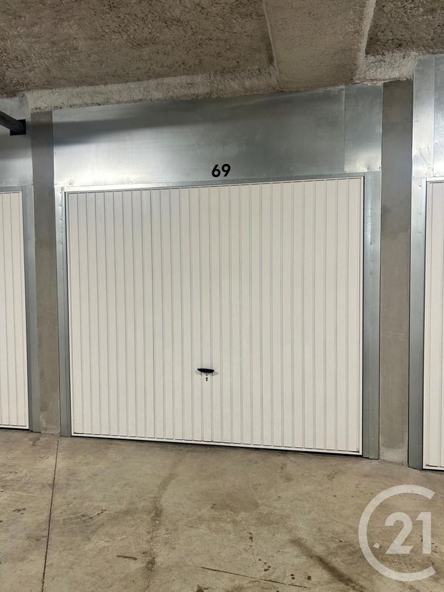 parking - CUERS - 83