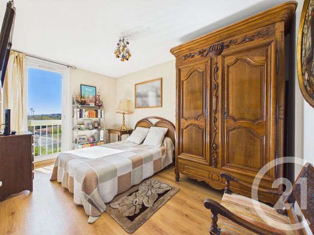 Appartement T4 &agrave; vendre - 5 pi&egrave;ces - 87,56 m2 - La Valette Du Var - 83 - PROVENCE-ALPES-COTE-D-AZUR